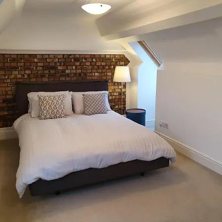 Stylish 3 Bed In