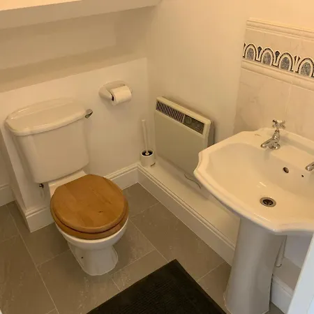 Stylish 3 Bed In Apartment *