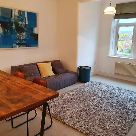 Daire Stylish 3 Bed In