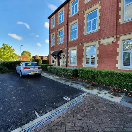 Apartment Stylish 3 Bed In *